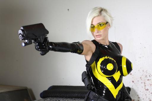 Marvel: Ultimate Alliance - [Geek Girl Parade] Косплей Мисс Чудо и не только (Marie-Claude Bourbonnais)